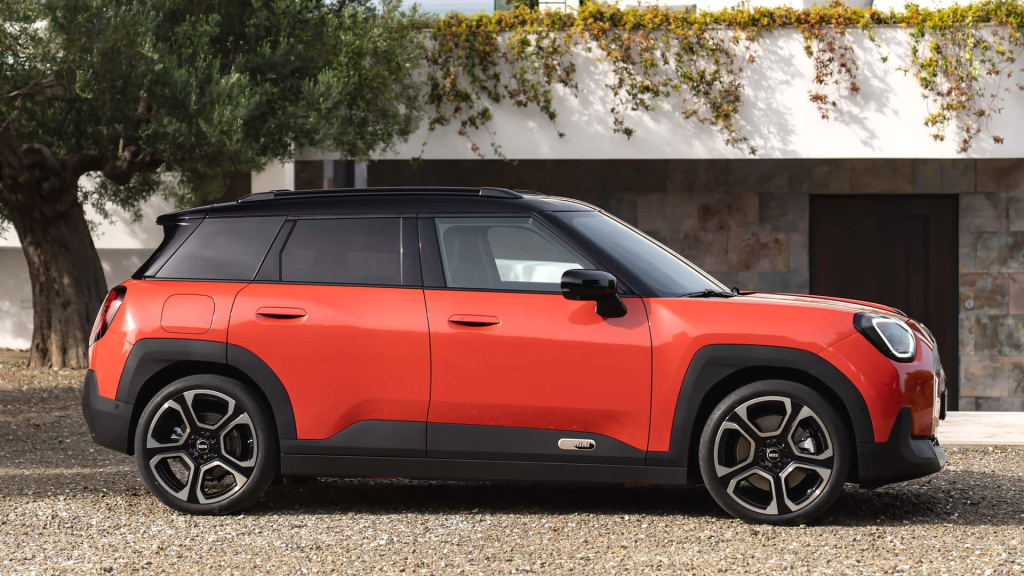 Mini Memperkenalkan Aceman Baharu dengan Dua Pilihan Powertrain