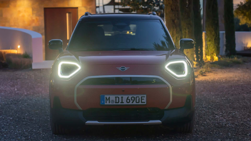 Mini Memperkenalkan Aceman Baharu dengan Dua Pilihan Powertrain