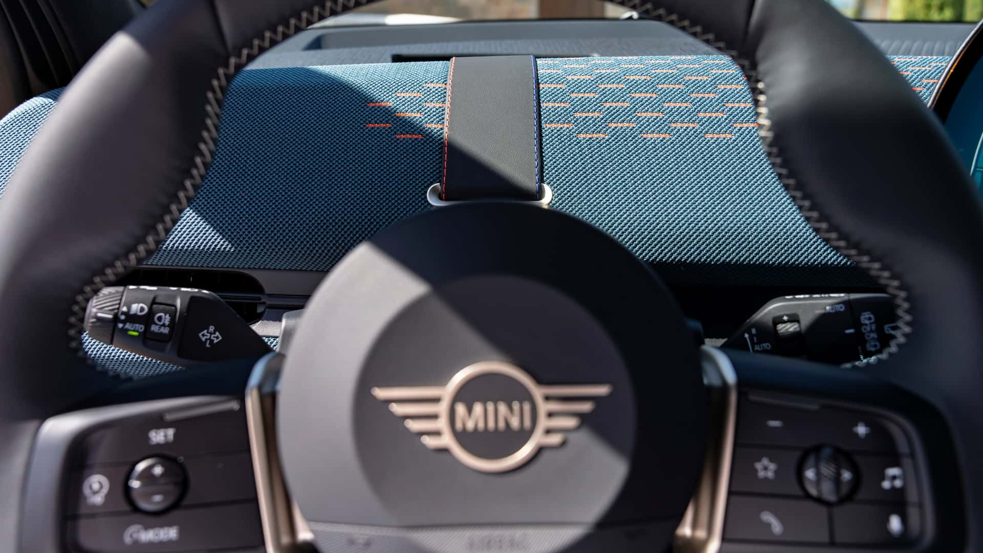 Mini Memperkenalkan Aceman Baharu dengan Dua Pilihan Powertrain