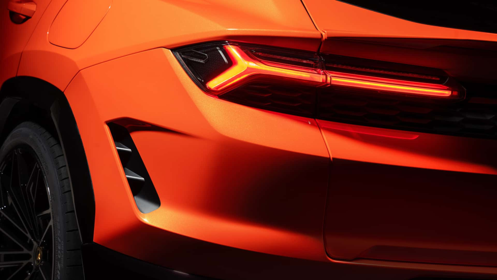 Lamborghini Urus SE: Super SUV Plug-in Hibrid Pertama