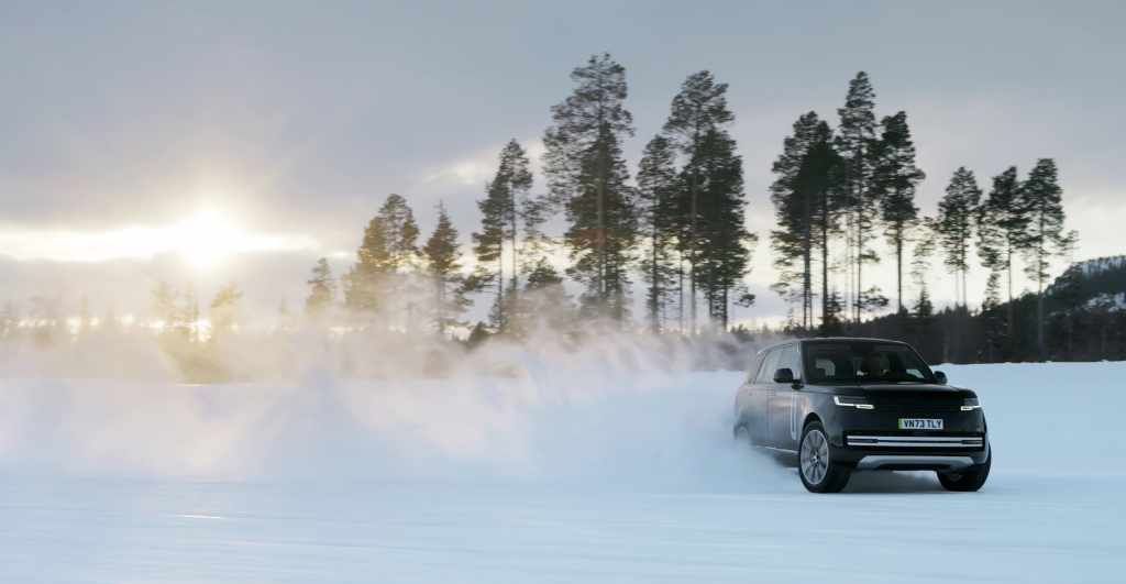 Prototaip Elektrik Range Rover Pertama Sedang Diuji di Tasik Beku