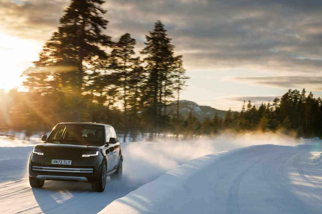 Prototaip Elektrik Range Rover Pertama Sedang Diuji di Tasik Beku