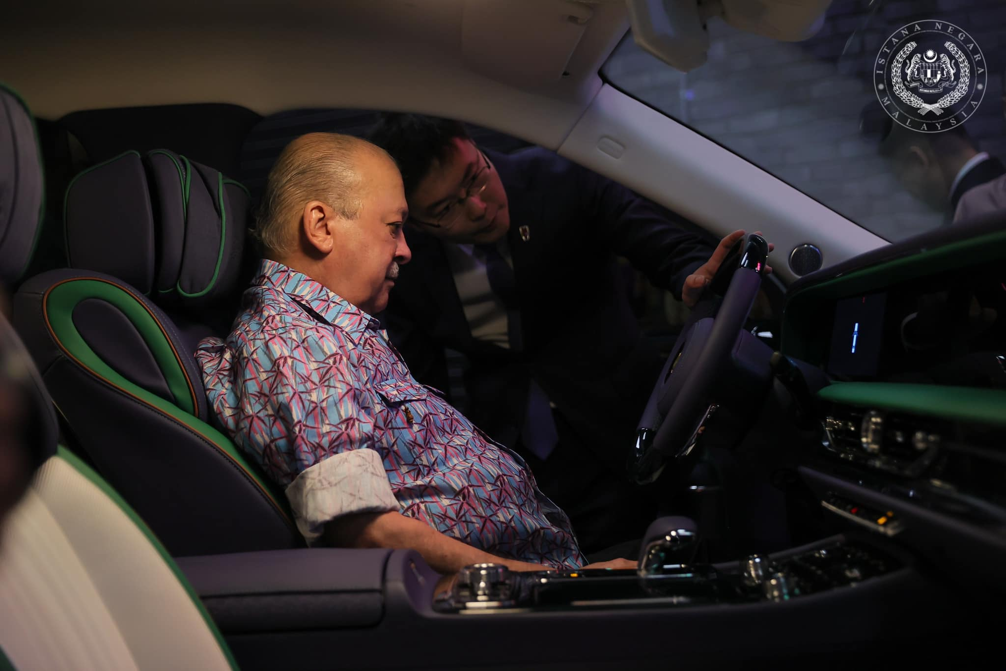 Yang di-Pertuan Agong Sultan Ibrahim Merupakan Pemilik Pertama Hongqi L5