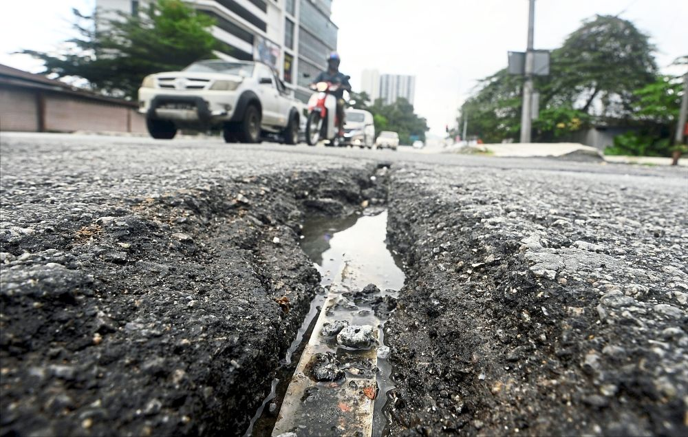Kelantan Receives RM83.5 Million for Road Infrastructure Maintenance