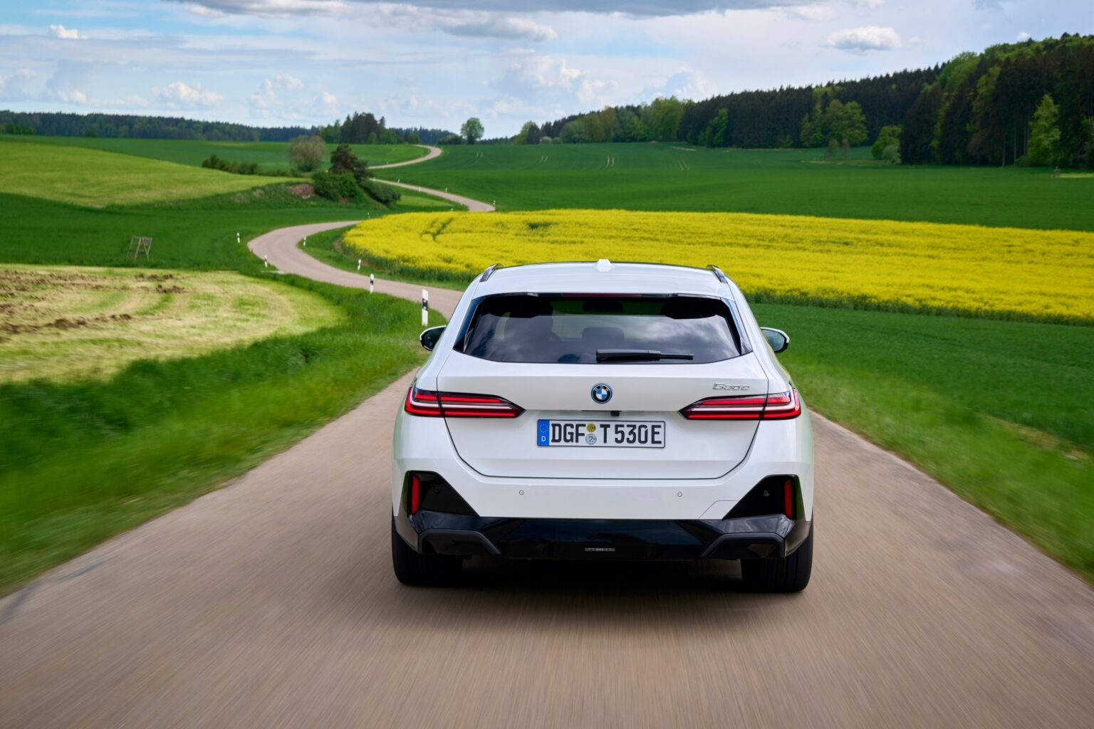 BMW 5 Series Touring Mengembangkan Variasi dengan BMW i5 Touring Pertama