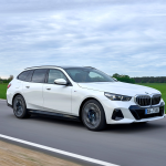 BMW 5 Series Touring Mengembangkan Variasi dengan BMW i5 Touring Pertama