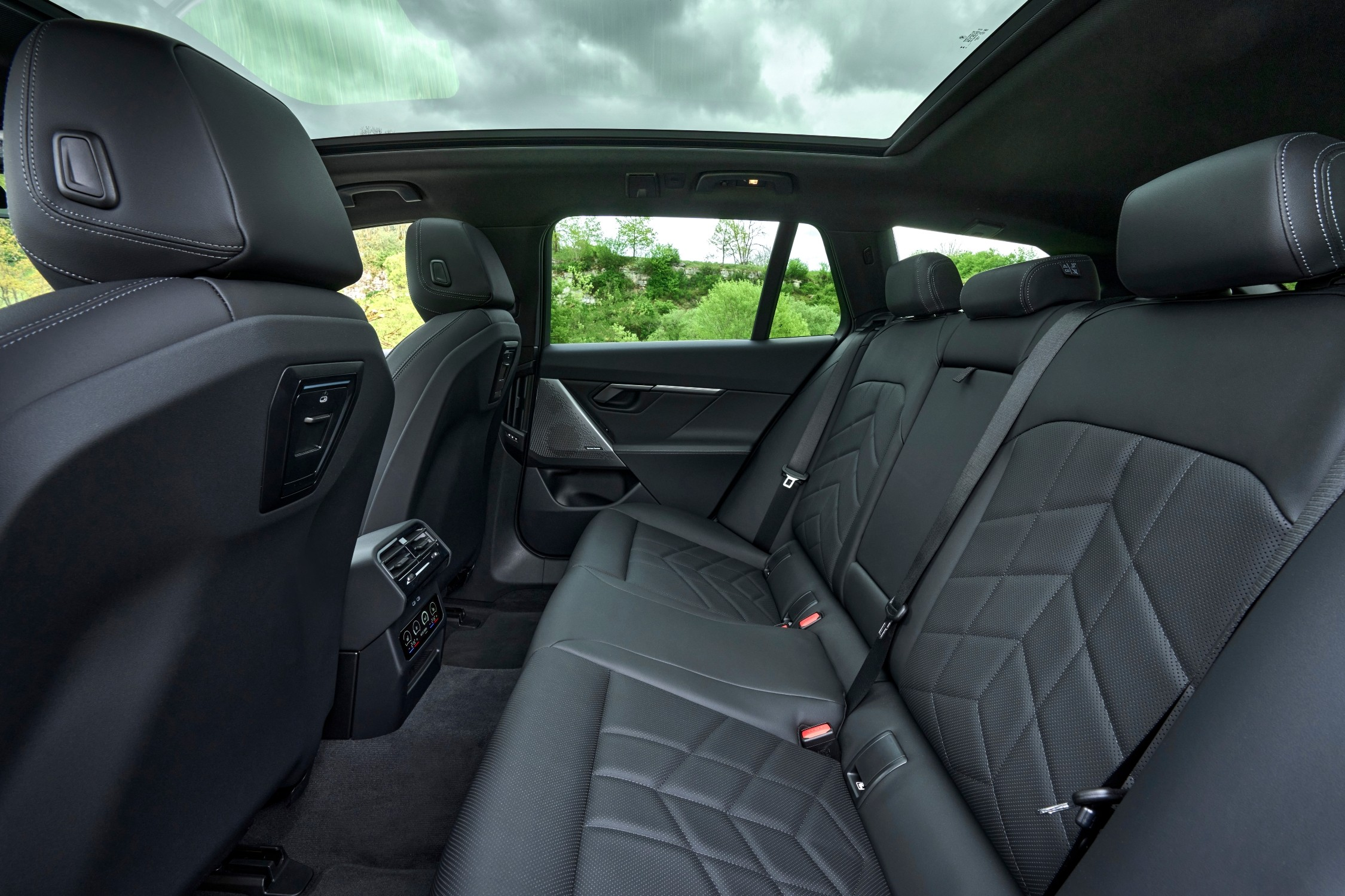 BMW 5 Series Touring Expands Variety with the First BMW i5 Touring