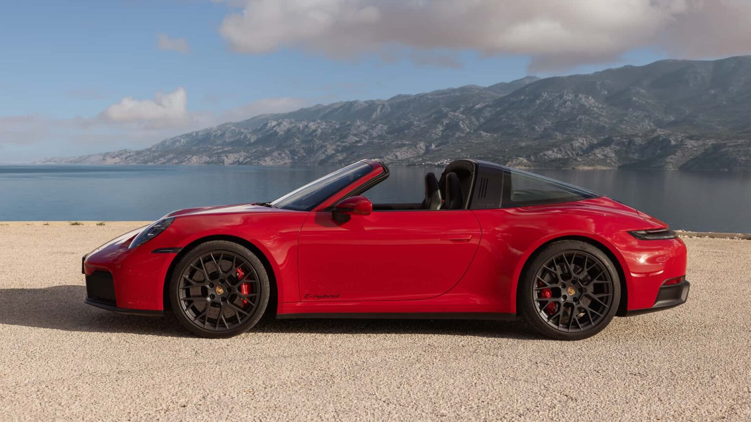 Porsche 911 Baharu: 911 ‘Street-Legal’ Pertama Dengan Sistem Hibrid Prestasi Super Ringan