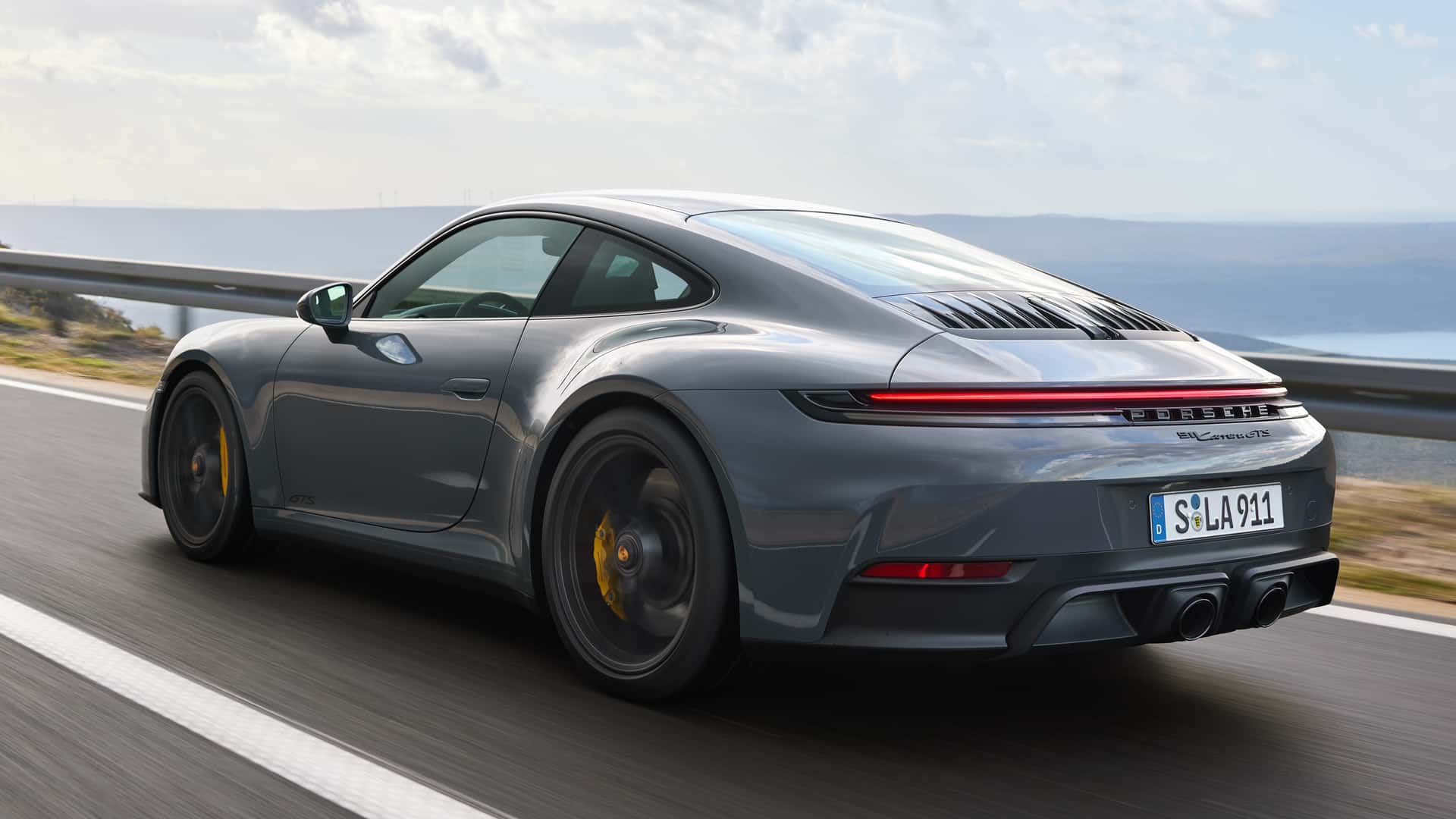 Porsche 911 Baharu: 911 ‘Street-Legal’ Pertama Dengan Sistem Hibrid Prestasi Super Ringan
