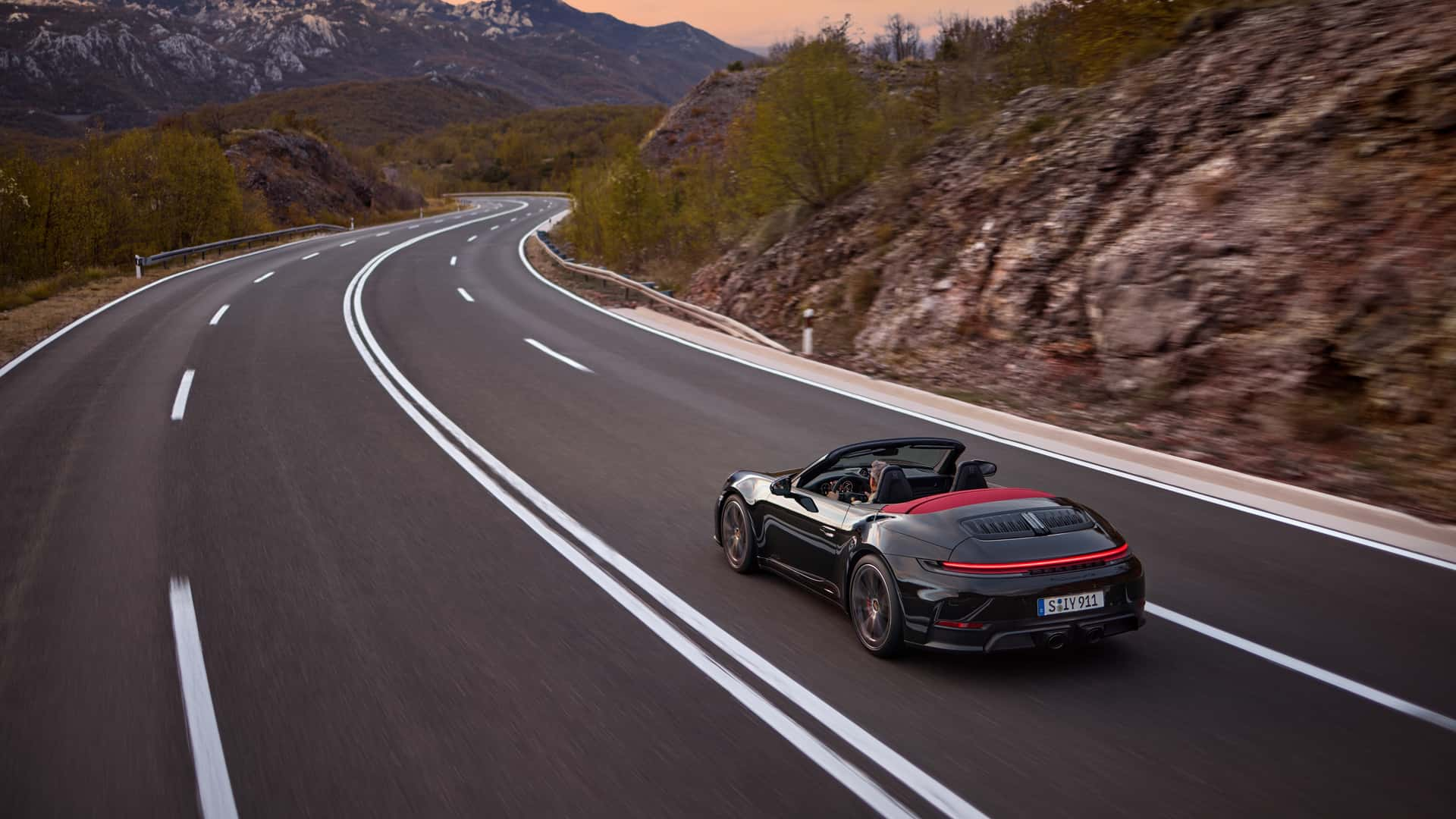Porsche 911 Baharu: 911 ‘Street-Legal’ Pertama Dengan Sistem Hibrid Prestasi Super Ringan