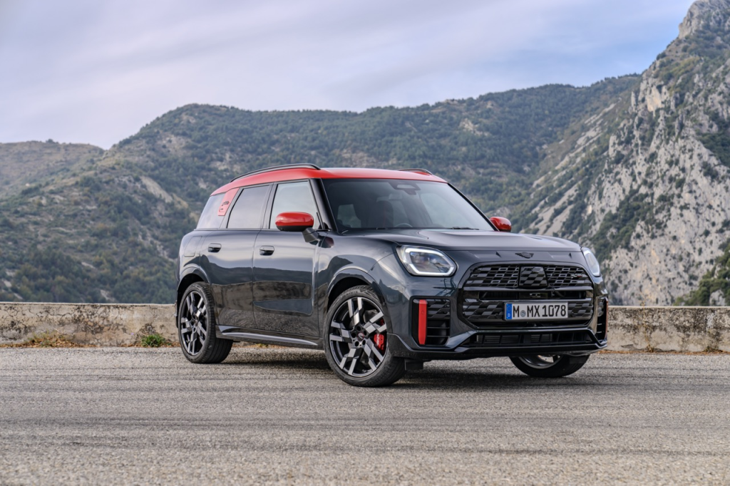 MINI Malaysia Memperkenalkan Tiga Model Ikonik Baharu