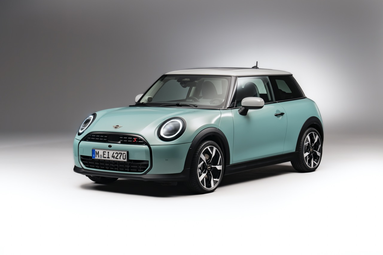 MINI Malaysia Memperkenalkan Tiga Model Ikonik Baharu