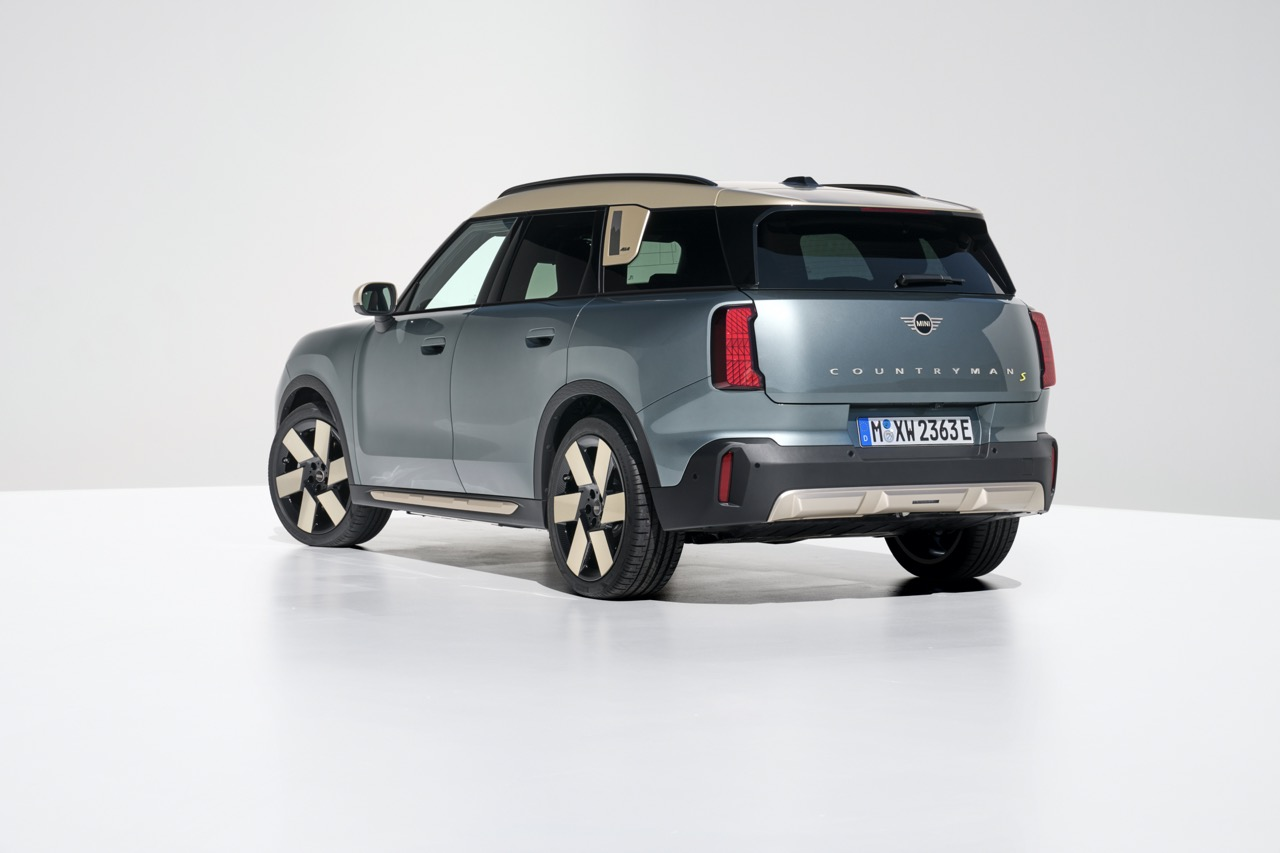 MINI Malaysia Memperkenalkan Tiga Model Ikonik Baharu