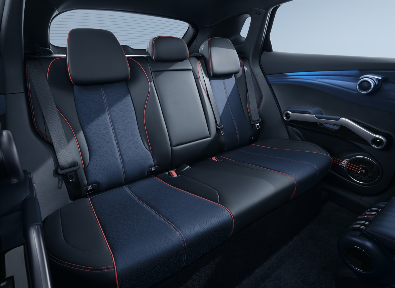 BYD Atto 3 2024 Dilancarkan Dengan Harga RM150K – Dalaman “Black-Dark Blue” Baharu