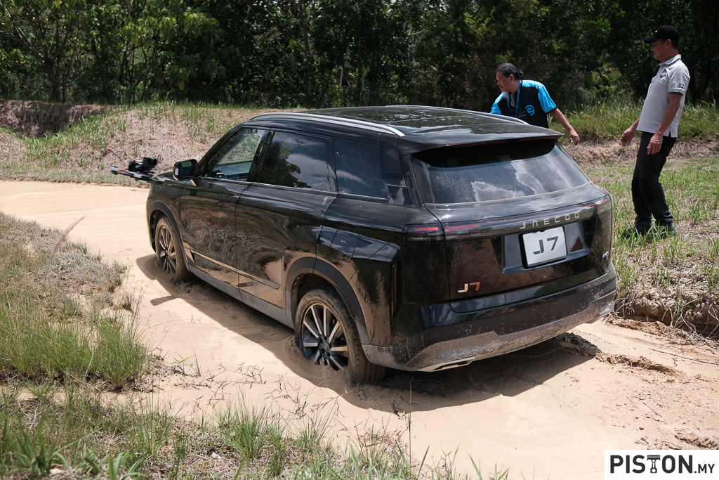 Review: Jaecoo J7 AWD – Brawn and Beauty in a Muscular Package