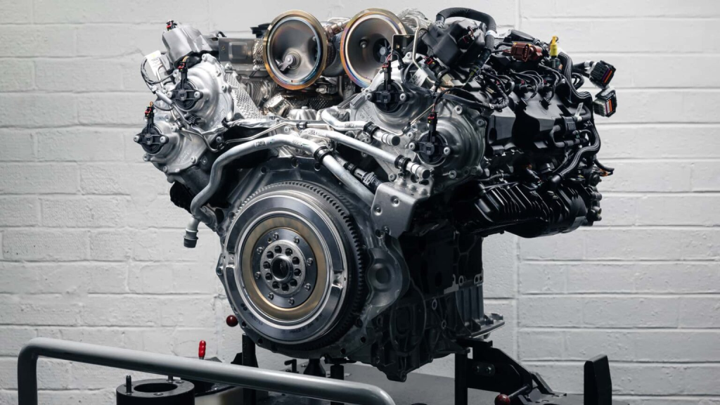 Bentley Memperkenalkan Hibrid Ultra Performance V8: Era Baharu Kuasa dan Kecekapan