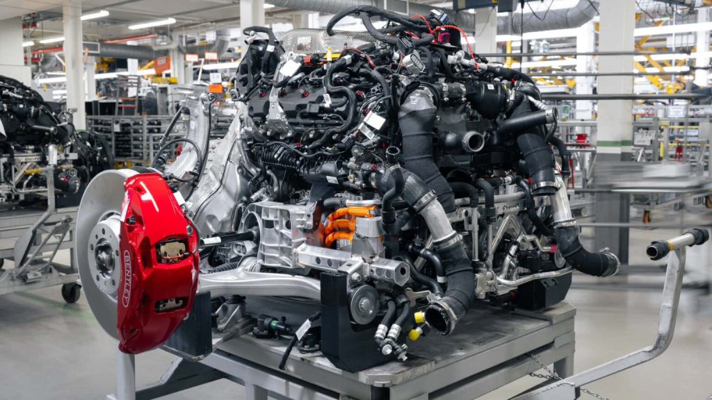 Bentley Memperkenalkan Hibrid Ultra Performance V8: Era Baharu Kuasa dan Kecekapan