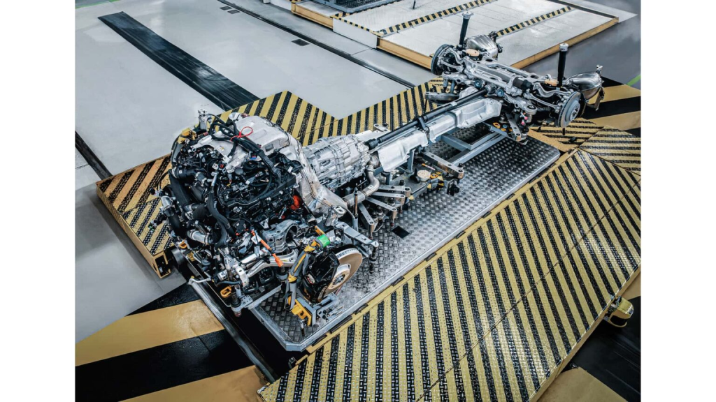 Bentley Memperkenalkan Hibrid Ultra Performance V8: Era Baharu Kuasa dan Kecekapan