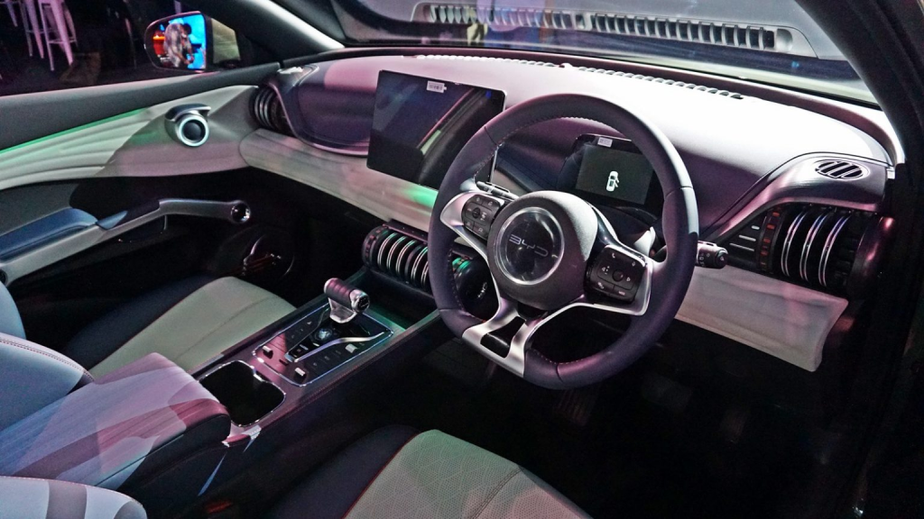 Review: Nissan Leaf – Why Buy An EV When You Can Lease One?
