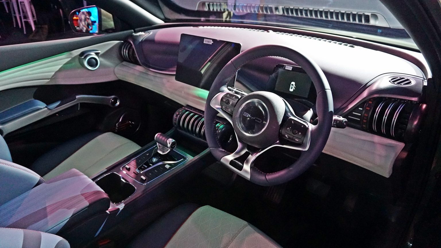 Review: Nissan Leaf – Why Buy An EV When You Can Lease One?