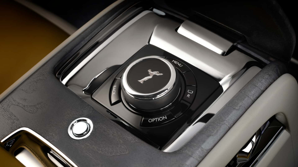 Rolls-Royce Memperkenalkan Cullinan Series II dengan Varian Black Badge