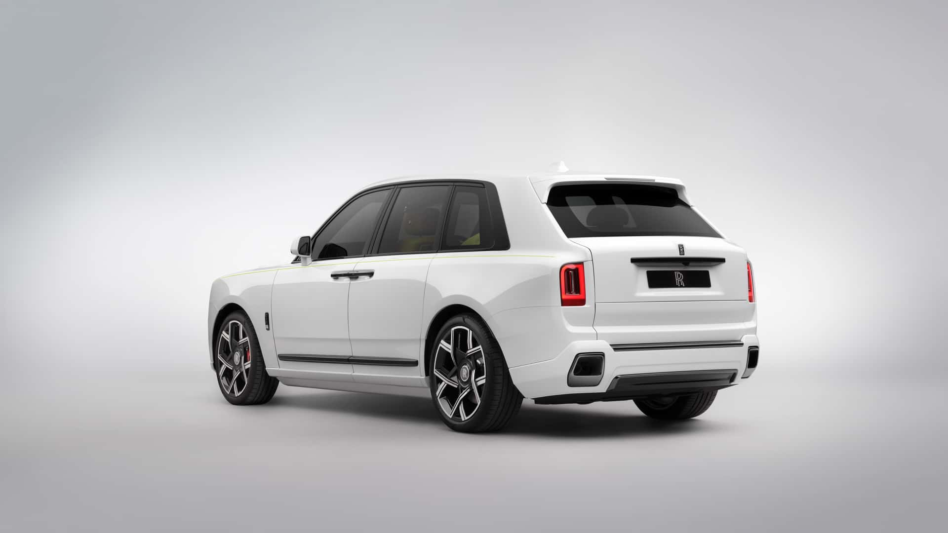 Rolls-Royce Memperkenalkan Cullinan Series II dengan Varian Black Badge