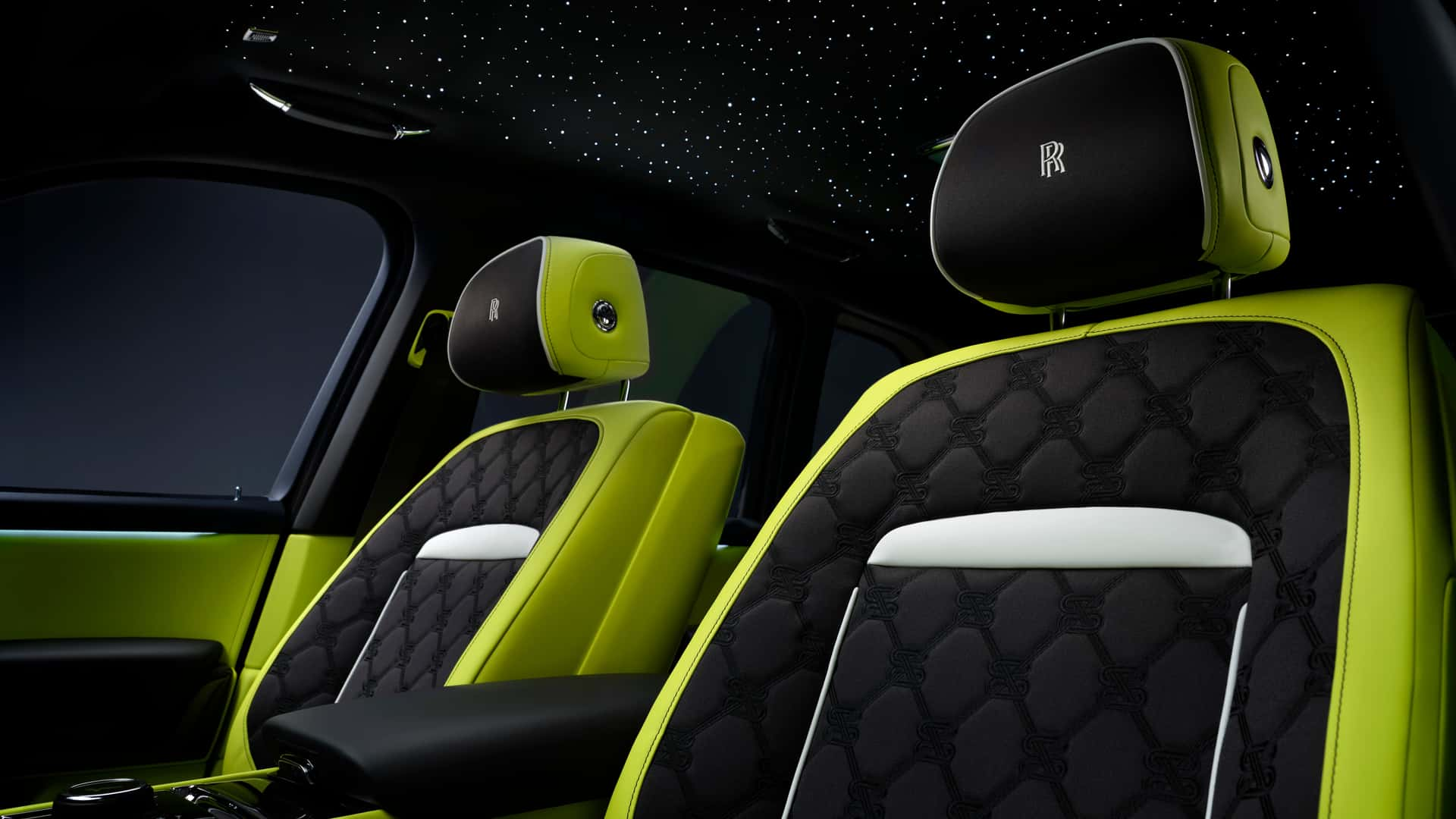 Rolls-Royce Memperkenalkan Cullinan Series II dengan Varian Black Badge