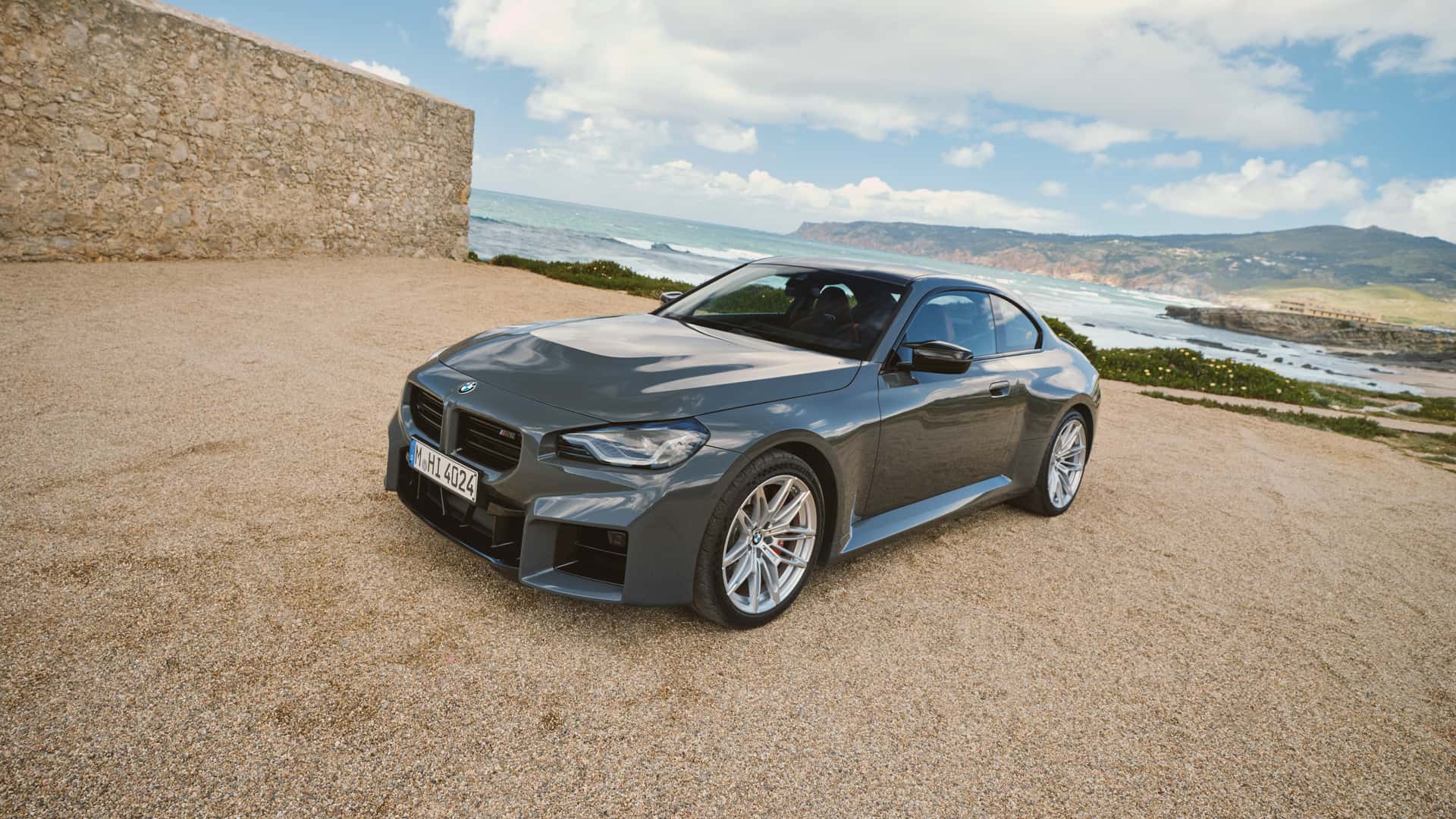 BMW M2 Baharu Mempunyai Tambahan 20hp dan Rim Silver Berkilat Baharu!