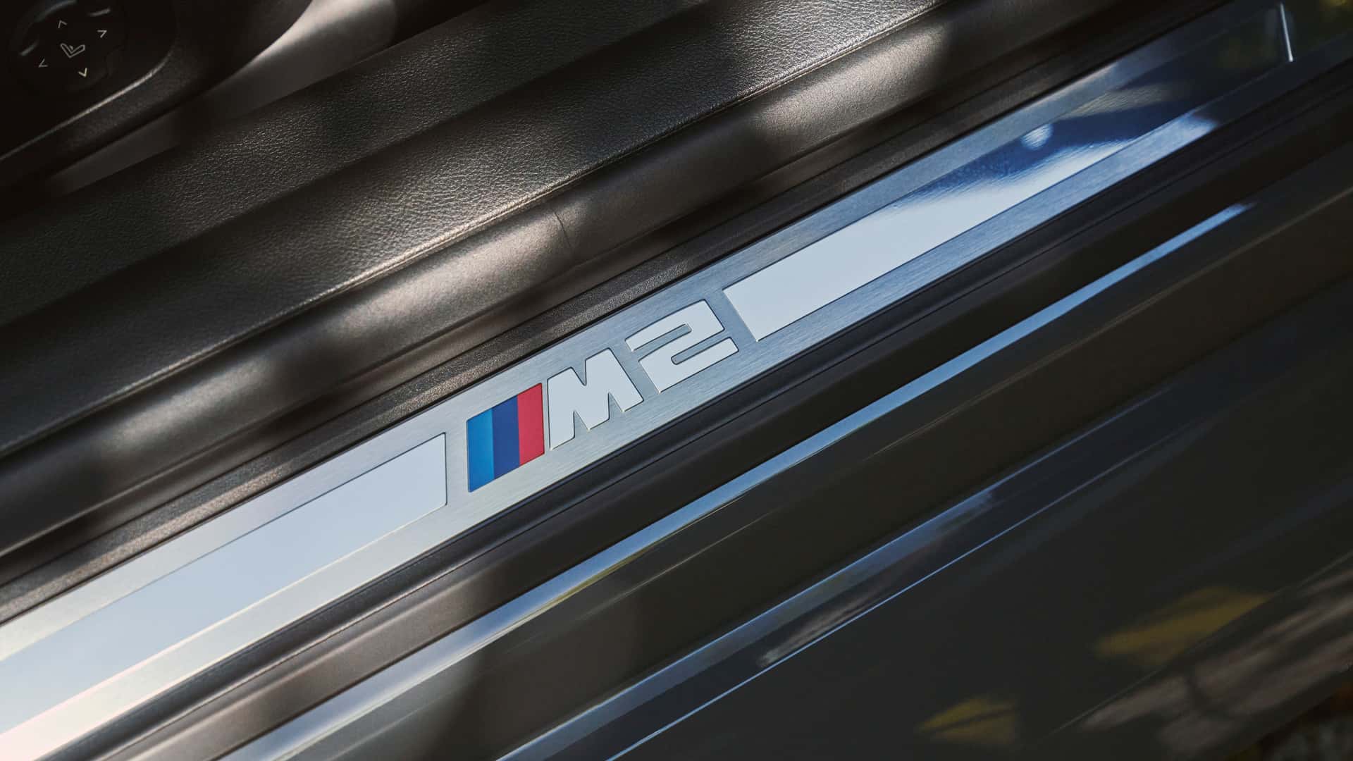 BMW M2 Baharu Mempunyai Tambahan 20hp dan Rim Silver Berkilat Baharu!