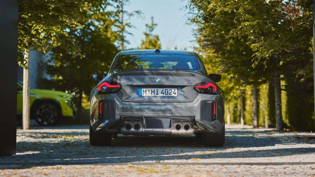 BMW M2 Baharu Mempunyai Tambahan 20hp dan Rim Silver Berkilat Baharu!