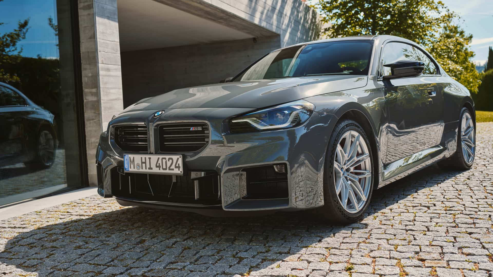 BMW M2 Baharu Mempunyai Tambahan 20hp dan Rim Silver Berkilat Baharu!