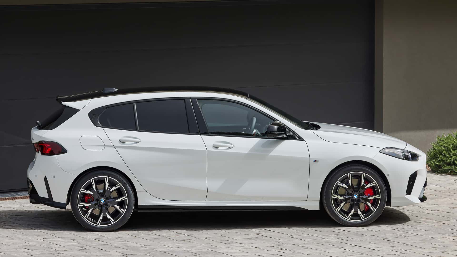 BMW Memperkenalkan 1 Series Generasi Keempat dengan Peningkatan Ketara