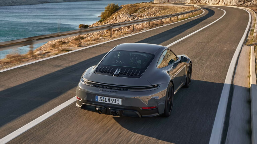 Reka Bentuk Porsche 911 Dah Jadi Terlalu Besar?