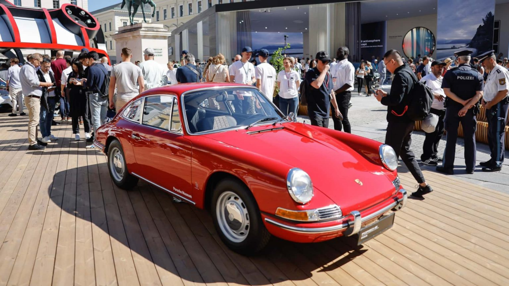 Why the Porsche 911 Should Embrace a More Compact Design