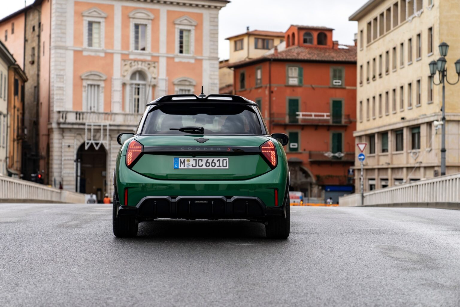 Mini Cooper S dalam JCW Trim Baharu: 204hp, 300Nm Tork