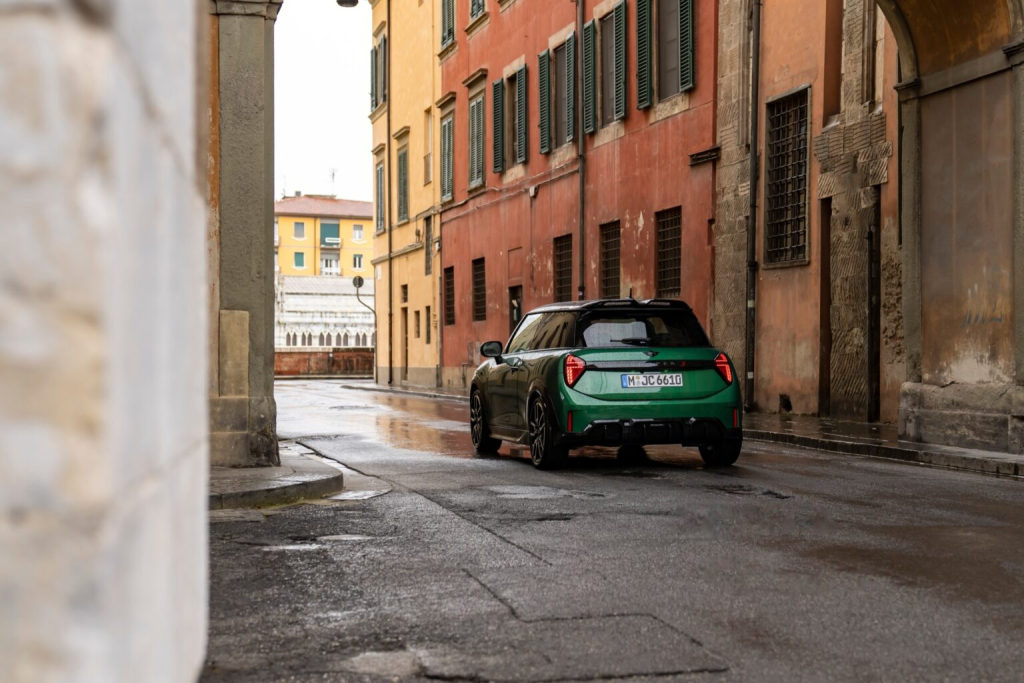 Mini Cooper S dalam JCW Trim Baharu: 204hp, 300Nm Tork