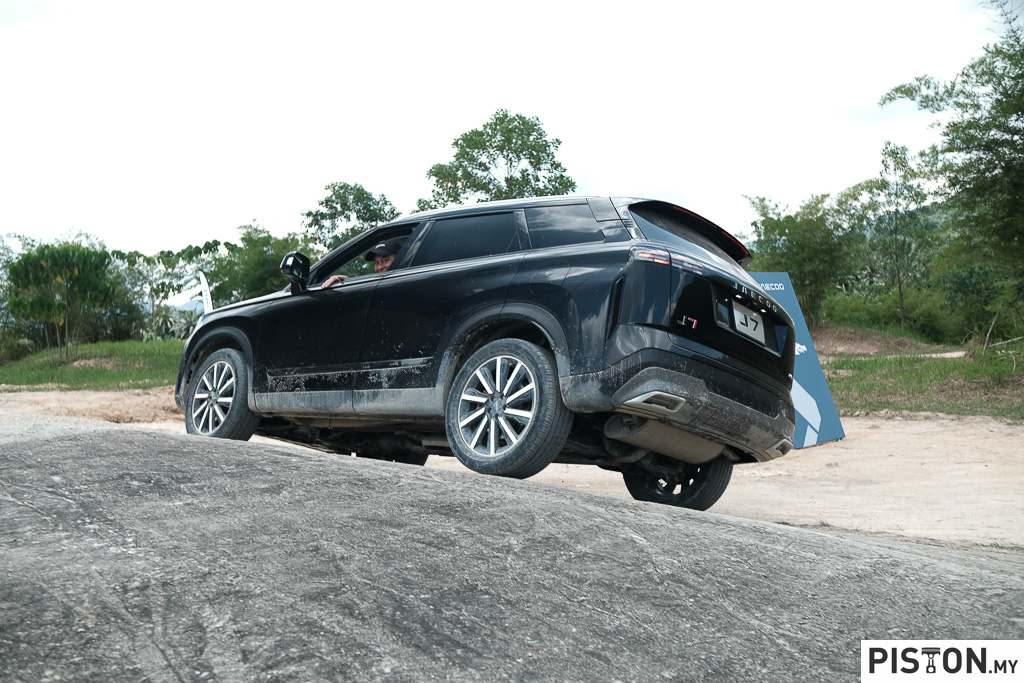 Jaecoo J7 Dilancarkan Secara Rasmi – FWD RM138,800, AWD RM148,800