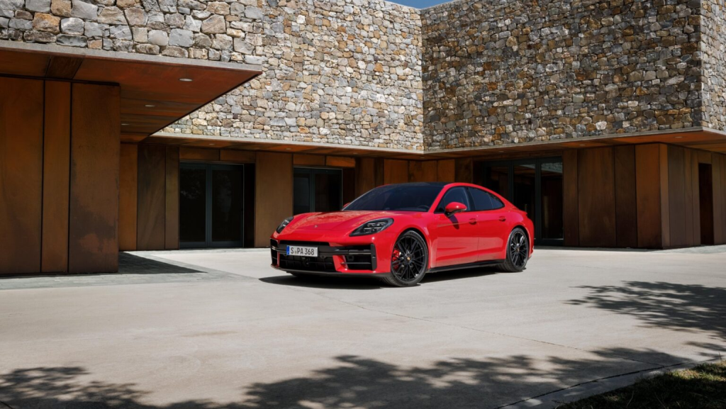 Porsche Panamera Turbo S E-Hibrid dan Panamera GTS: Prestasi, Kemewahan, dan Inovasi