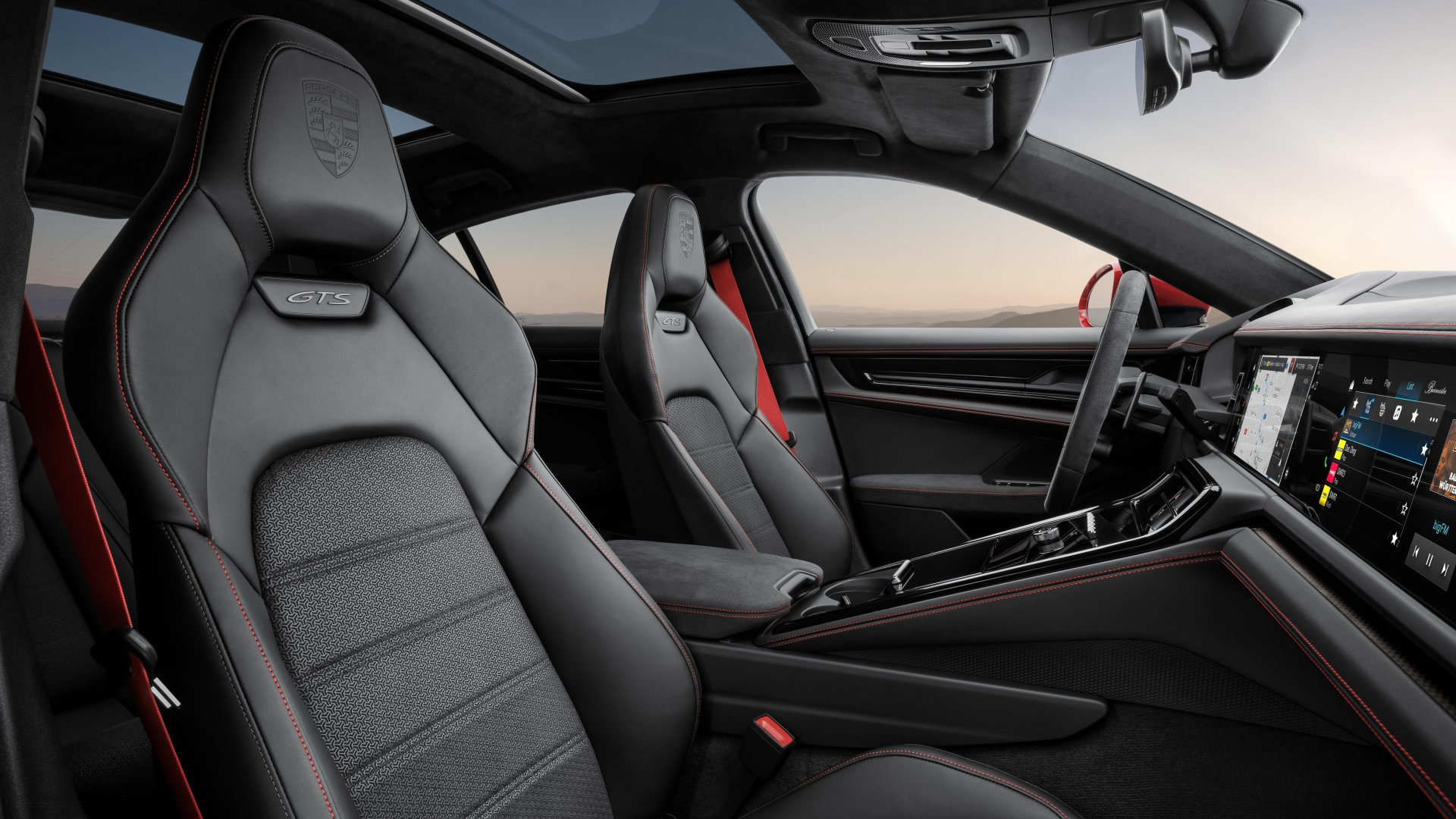 Porsche Panamera Turbo S E-Hibrid dan Panamera GTS: Prestasi, Kemewahan, dan Inovasi