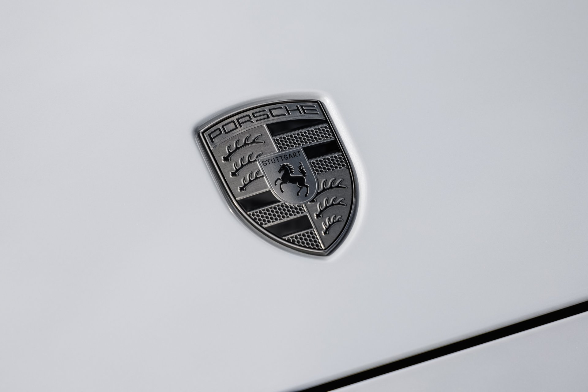 Porsche Panamera Turbo S E-Hibrid dan Panamera GTS: Prestasi, Kemewahan, dan Inovasi