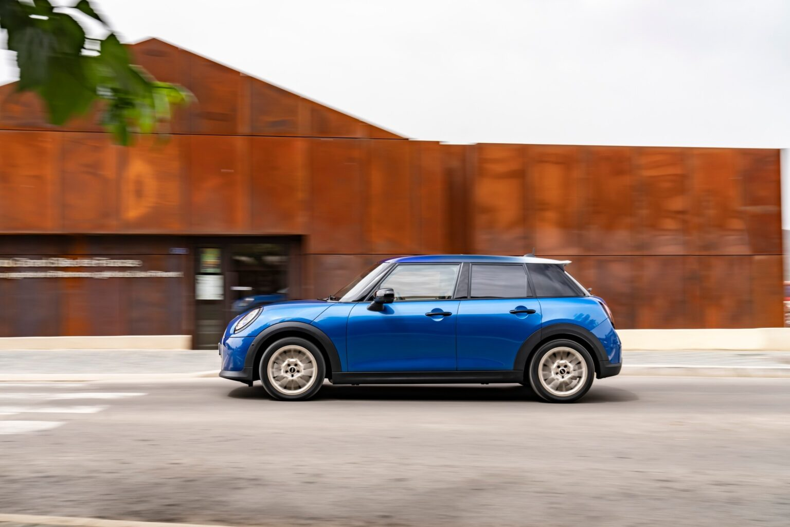 Mini Cooper S 5-Pintu: Ruang dan Keselesaan yang Dipertingkatkan