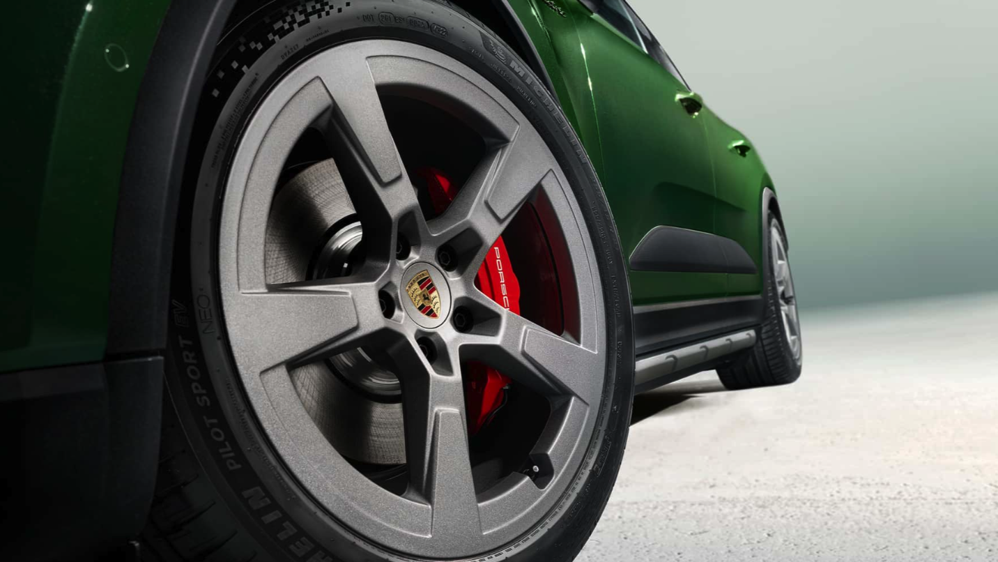 Porsche Memperluas Barisan Elektrik Macan dengan Pacuan Roda Belakang dan Varian 4S