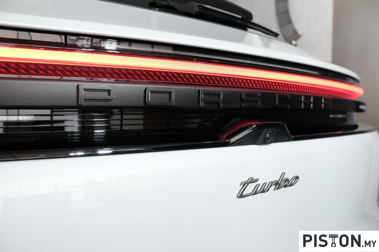 Porsche Memperluas Barisan Elektrik Macan dengan Pacuan Roda Belakang dan Varian 4S