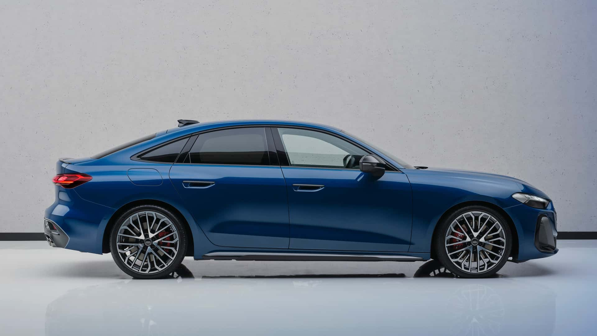 Audi Memperkenalkan Keluarga A5 Baharu!