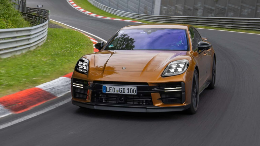 Porsche Panamera Catat Rekod Baharu di Nurburgring Nordschleife