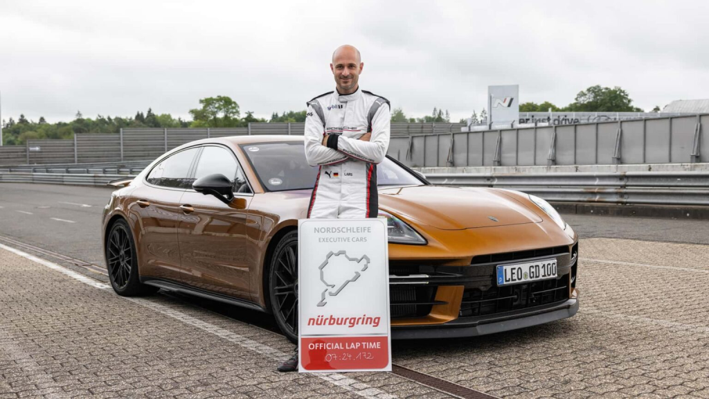 Porsche Panamera Catat Rekod Baharu di Nurburgring Nordschleife