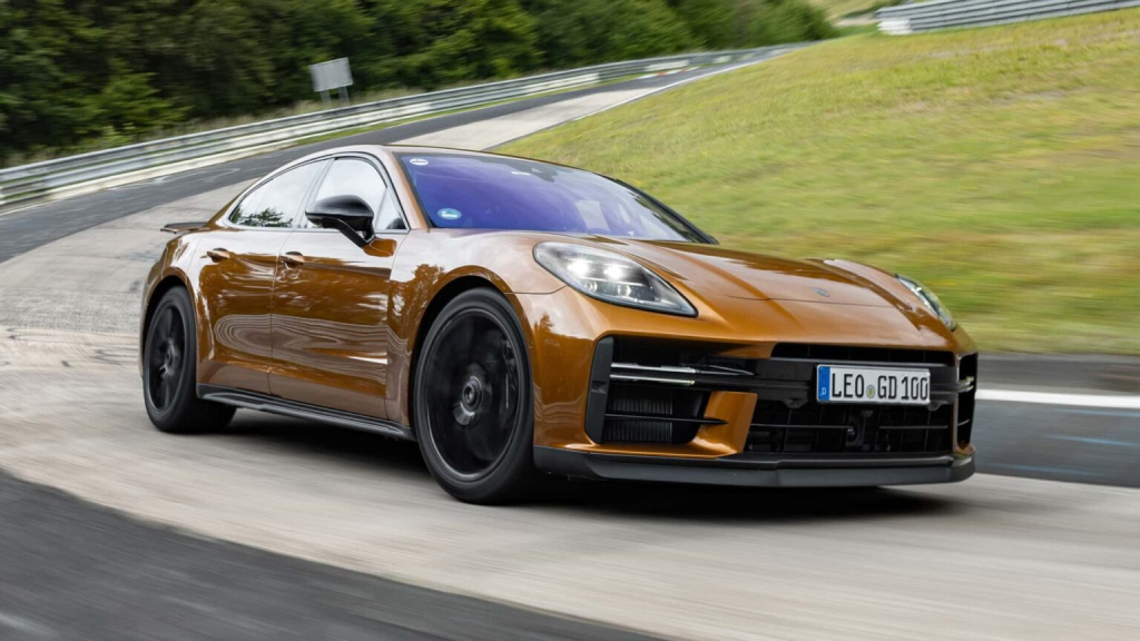 Porsche Panamera Sets New Record at Nurburgring Nordschleife