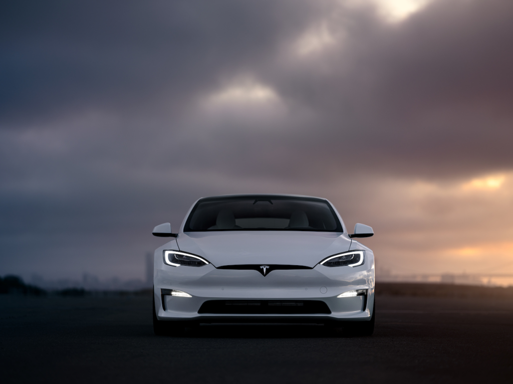 Tesla’s Rumored “Night Curfew” Feature: Enhanced Parental Controls