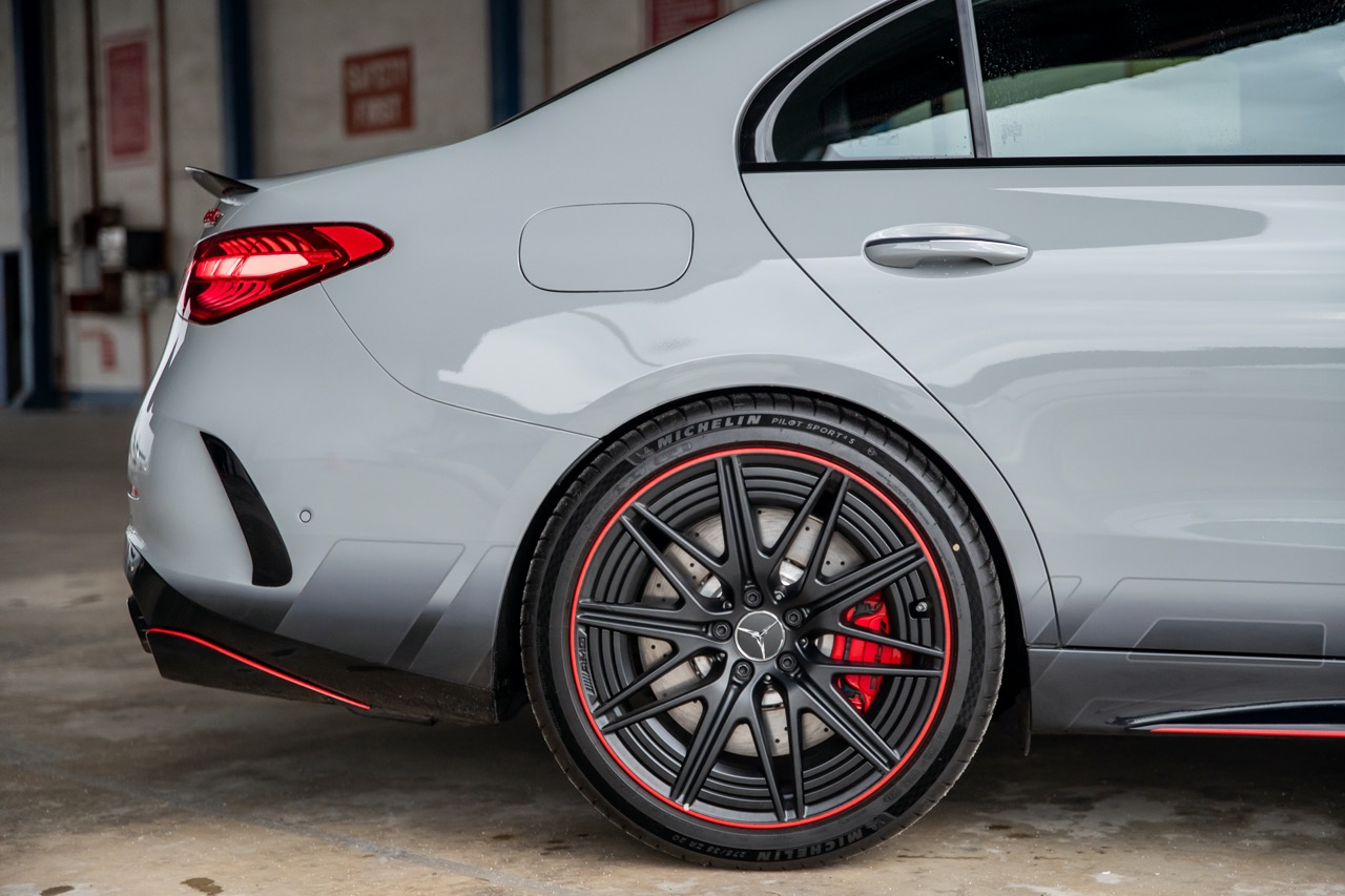 Acara Mercedes-Benz World Mempamerkan Tiga Model AMG Baharu