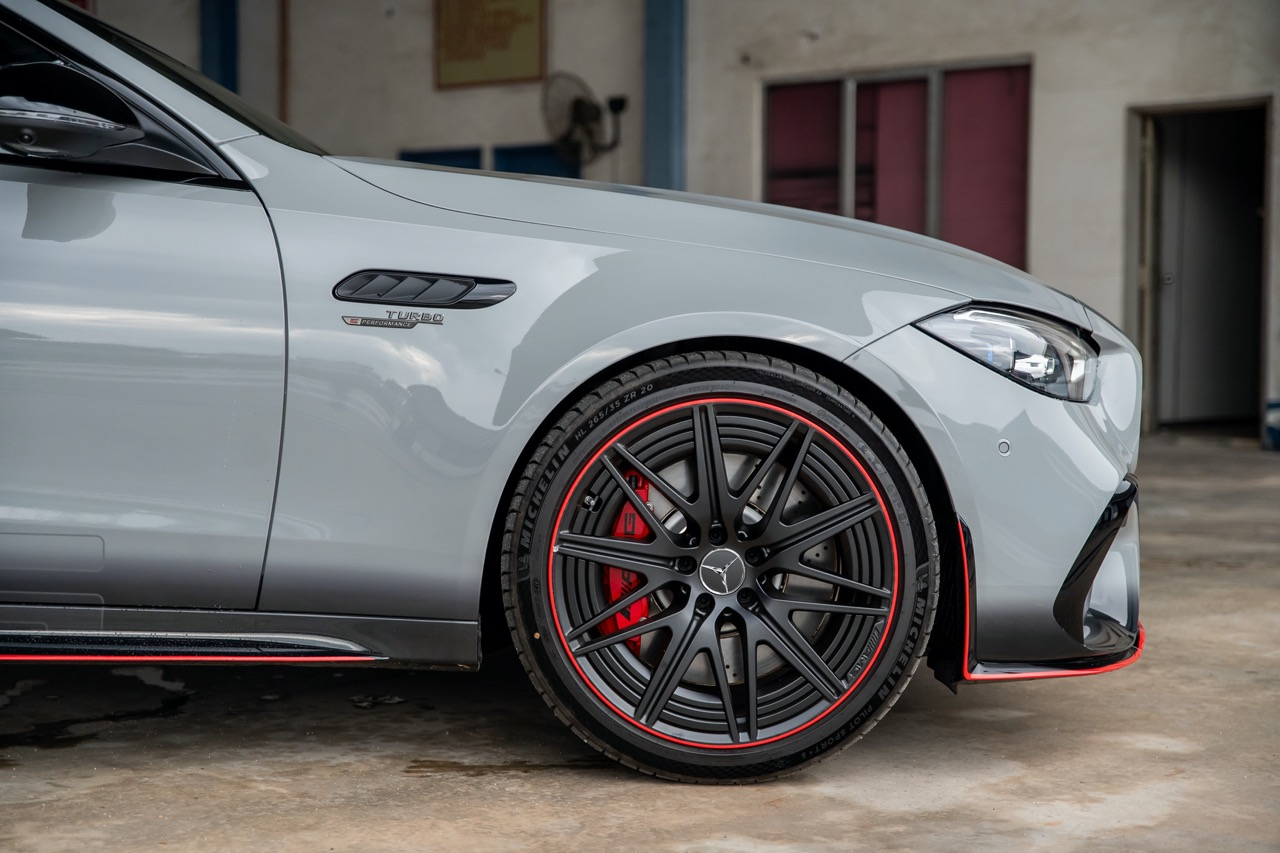 Acara Mercedes-Benz World Mempamerkan Tiga Model AMG Baharu